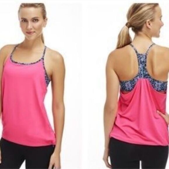 ‎NWT Fabletics Norway Hot Pink Workout/Yoga Top - S - Picture 1 of 8